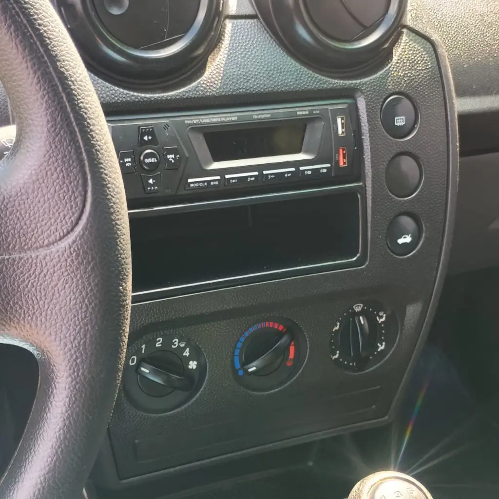 FORD Fiesta Hatch - Foto