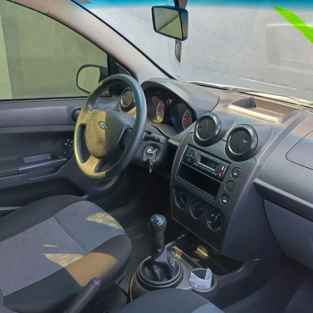 FORD Fiesta Hatch - Foto
