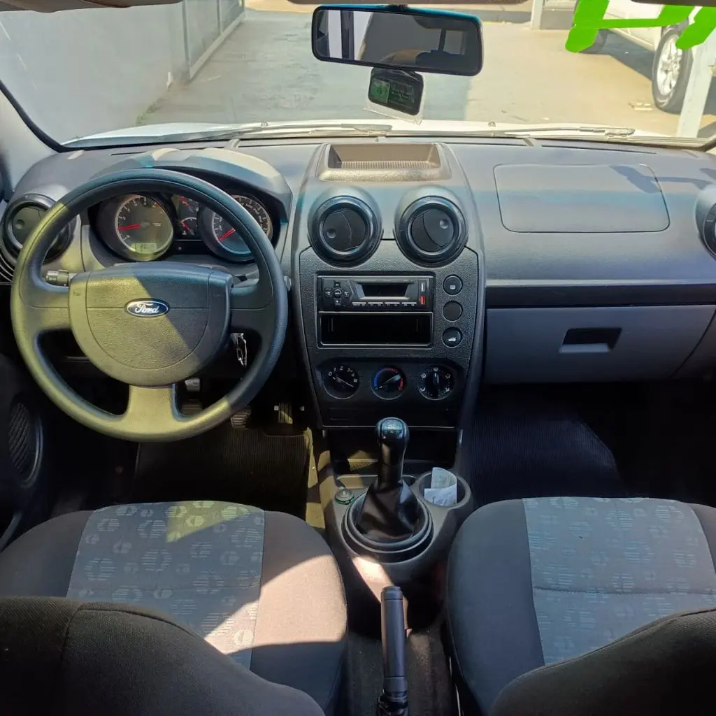FORD Fiesta Hatch - Foto