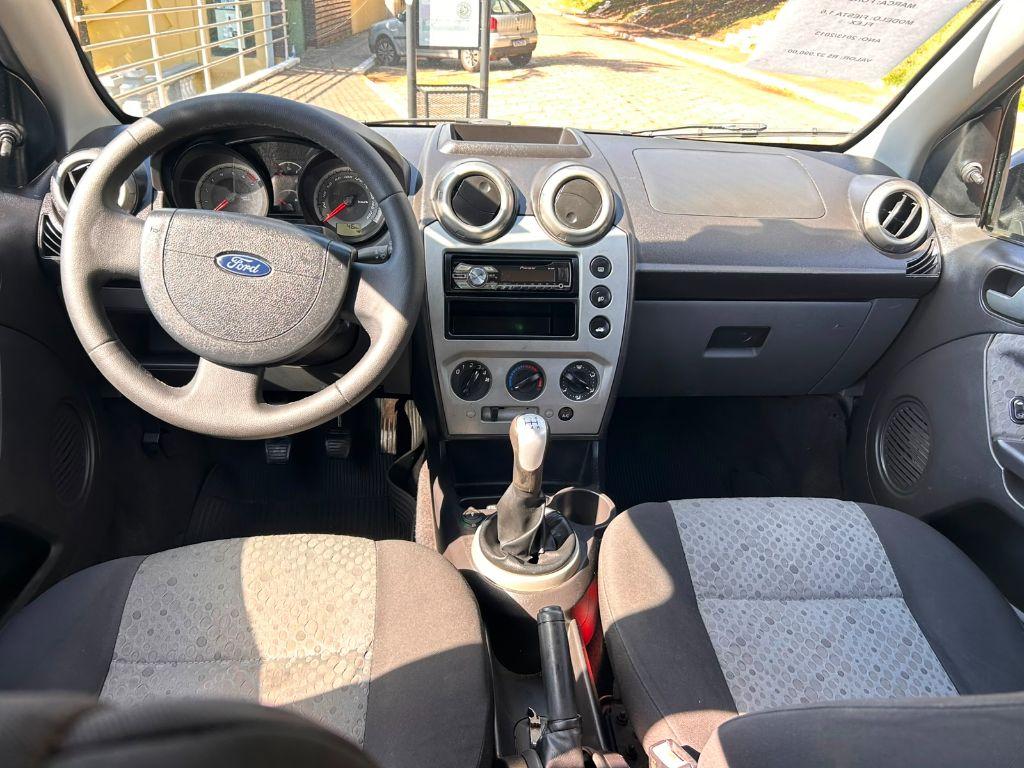 FORD Fiesta Hatch - Foto