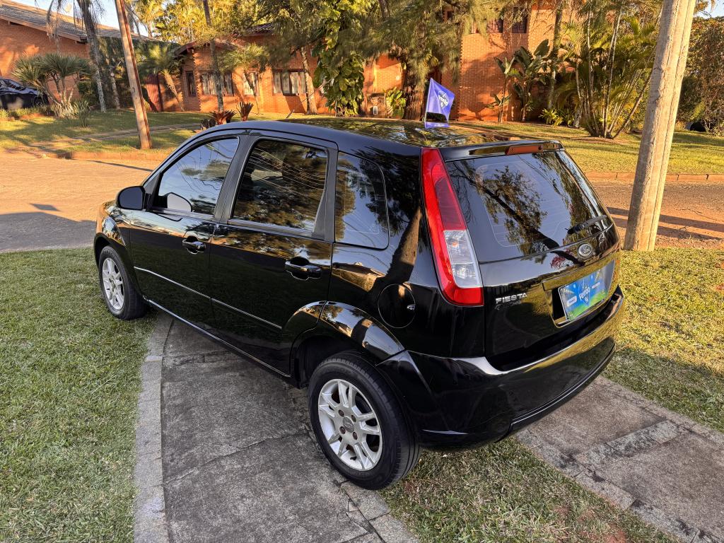 FORD Fiesta Hatch - Foto
