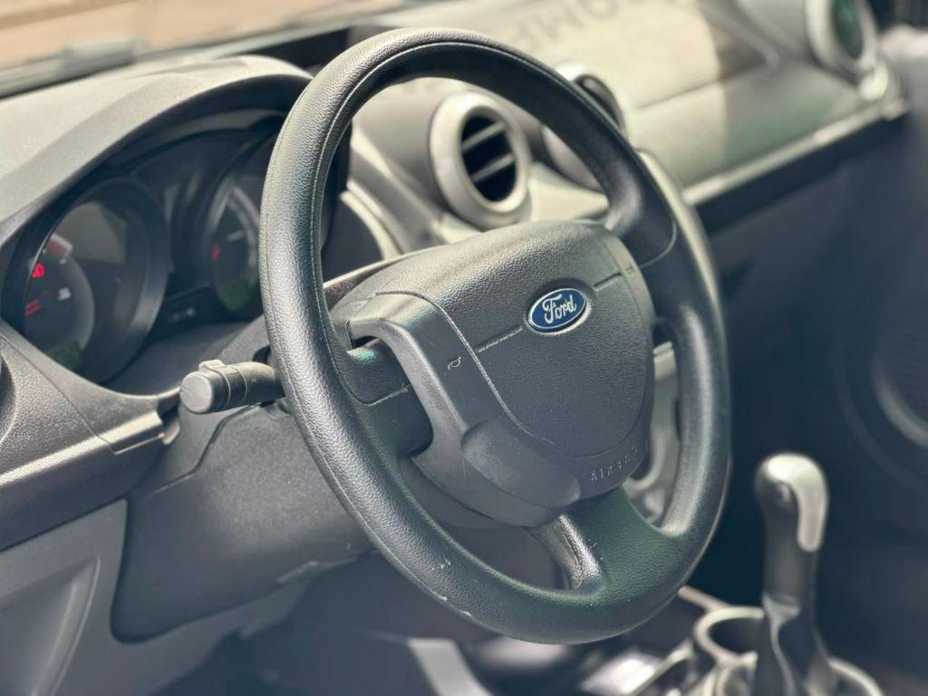 FORD Fiesta Hatch - Foto