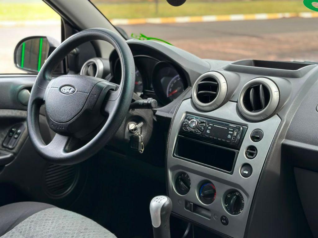 FORD Fiesta Hatch - Foto