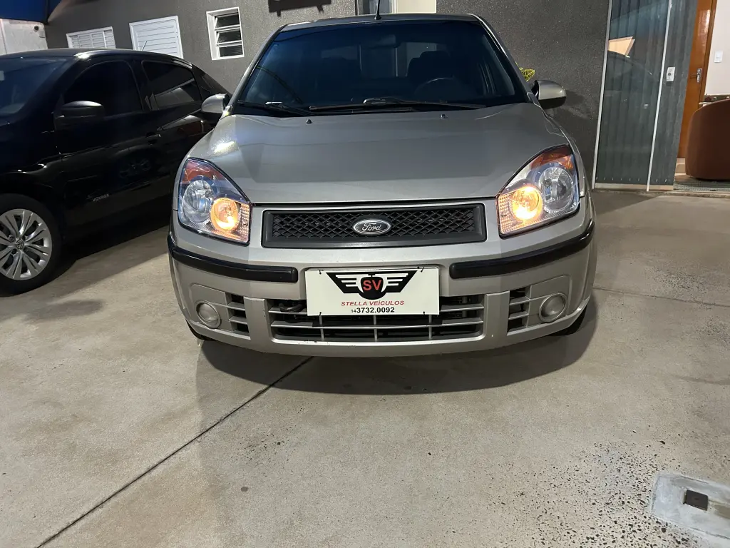 FORD Fiesta Sedan - Foto