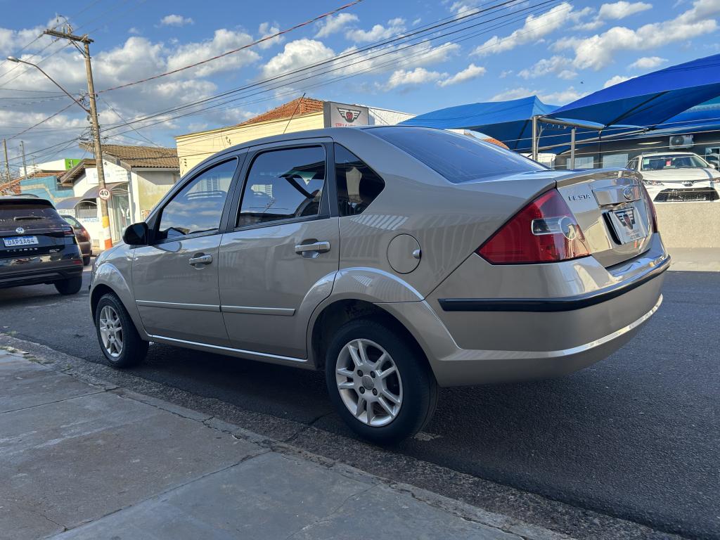 FORD Fiesta Sedan - Foto