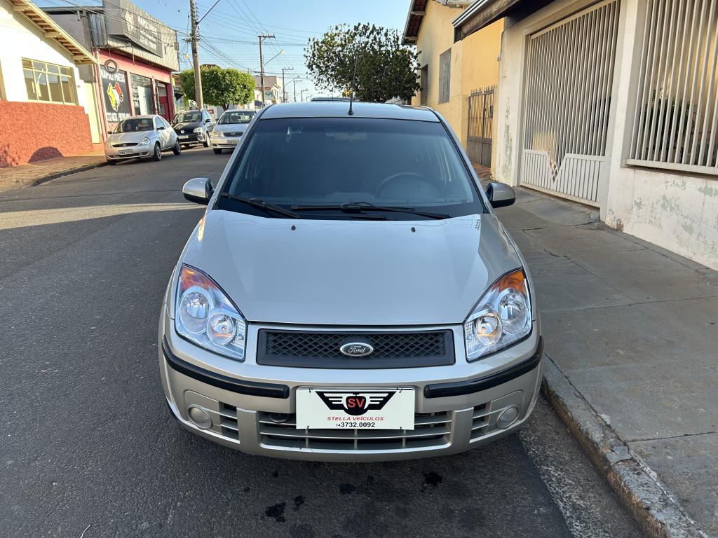 FORD Fiesta Sedan - Foto