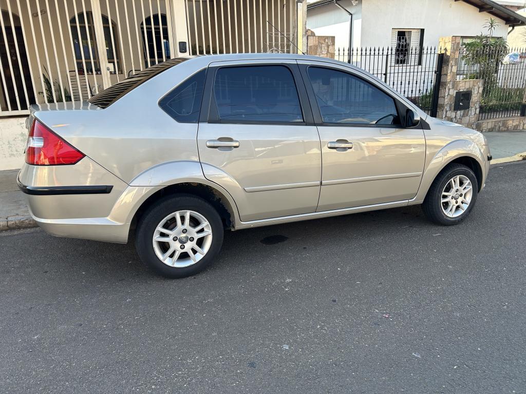 FORD Fiesta Sedan - Foto