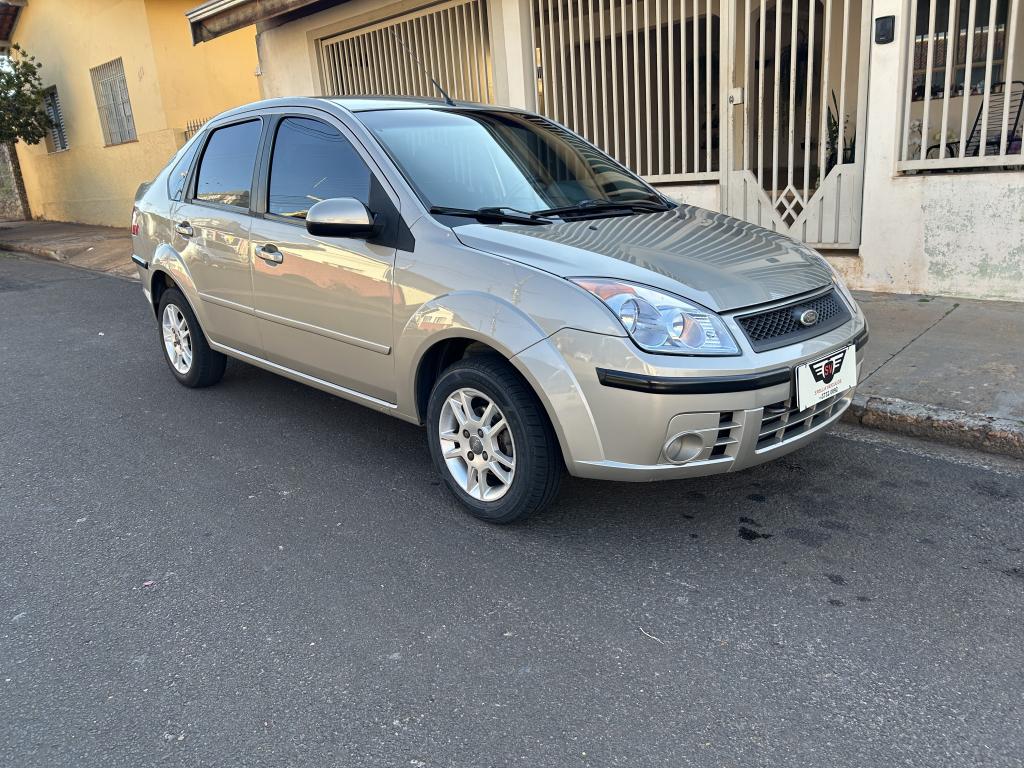 FORD Fiesta Sedan - Foto