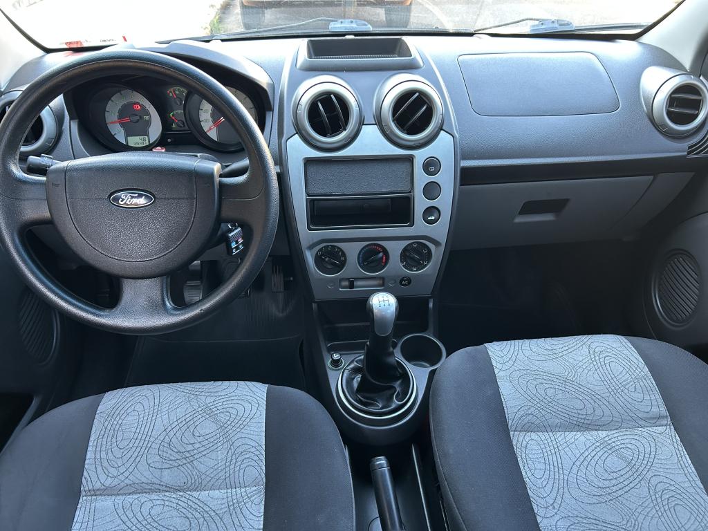 FORD Fiesta Sedan - Foto