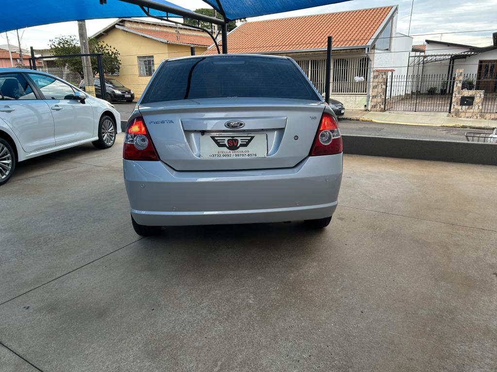 FORD Fiesta Sedan - Foto