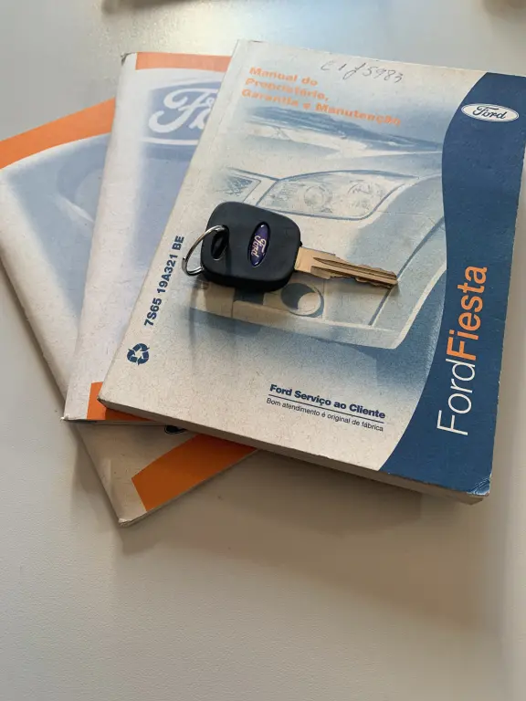 FORD Fiesta Sedan - Foto