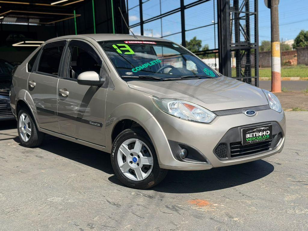 FORD Fiesta Sedan - Foto