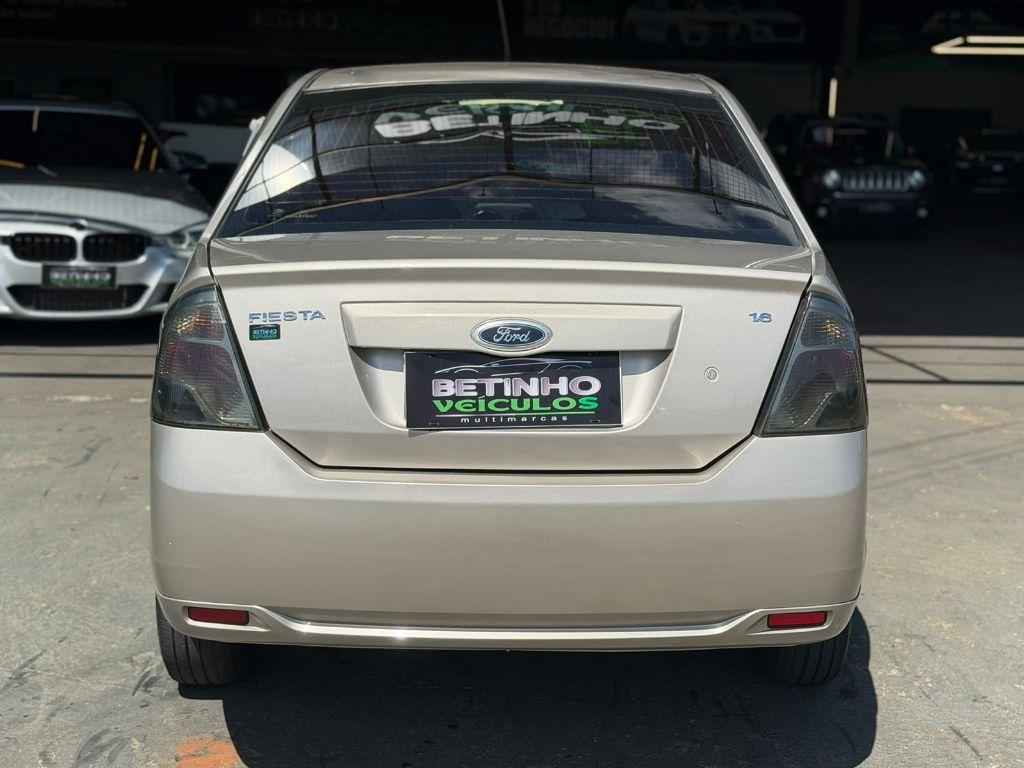 FORD Fiesta Sedan - Foto