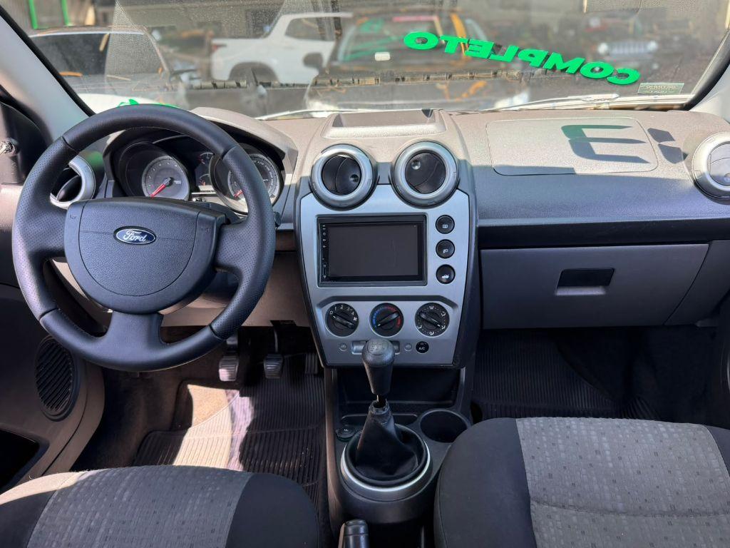 FORD Fiesta Sedan - Foto