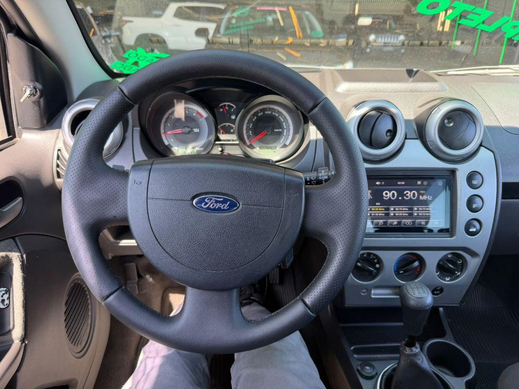 FORD Fiesta Sedan - Foto