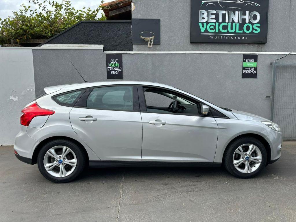 FORD Focus Hatch - Foto