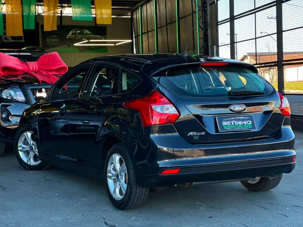 FORD Focus Hatch - Foto