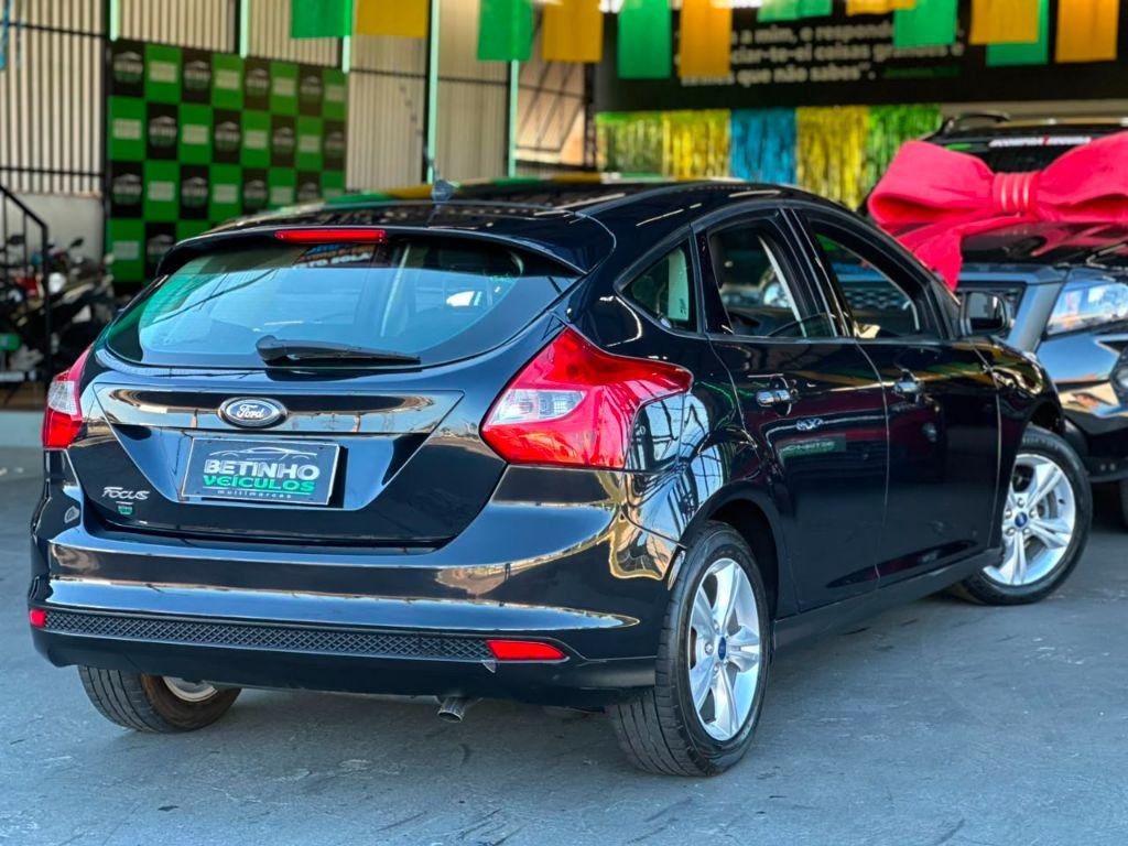 FORD Focus Hatch - Foto