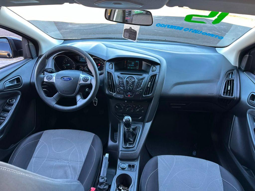 FORD Focus Hatch - Foto
