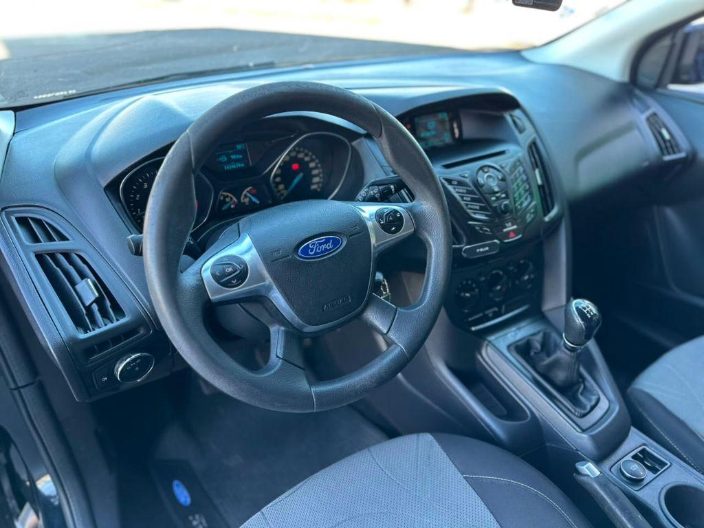 FORD Focus Hatch - Foto