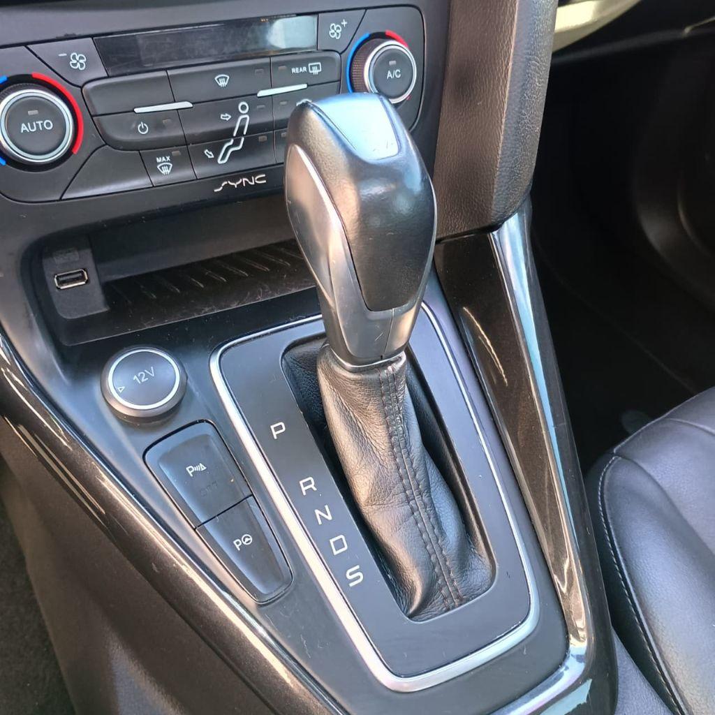 FORD Focus Hatch - Foto