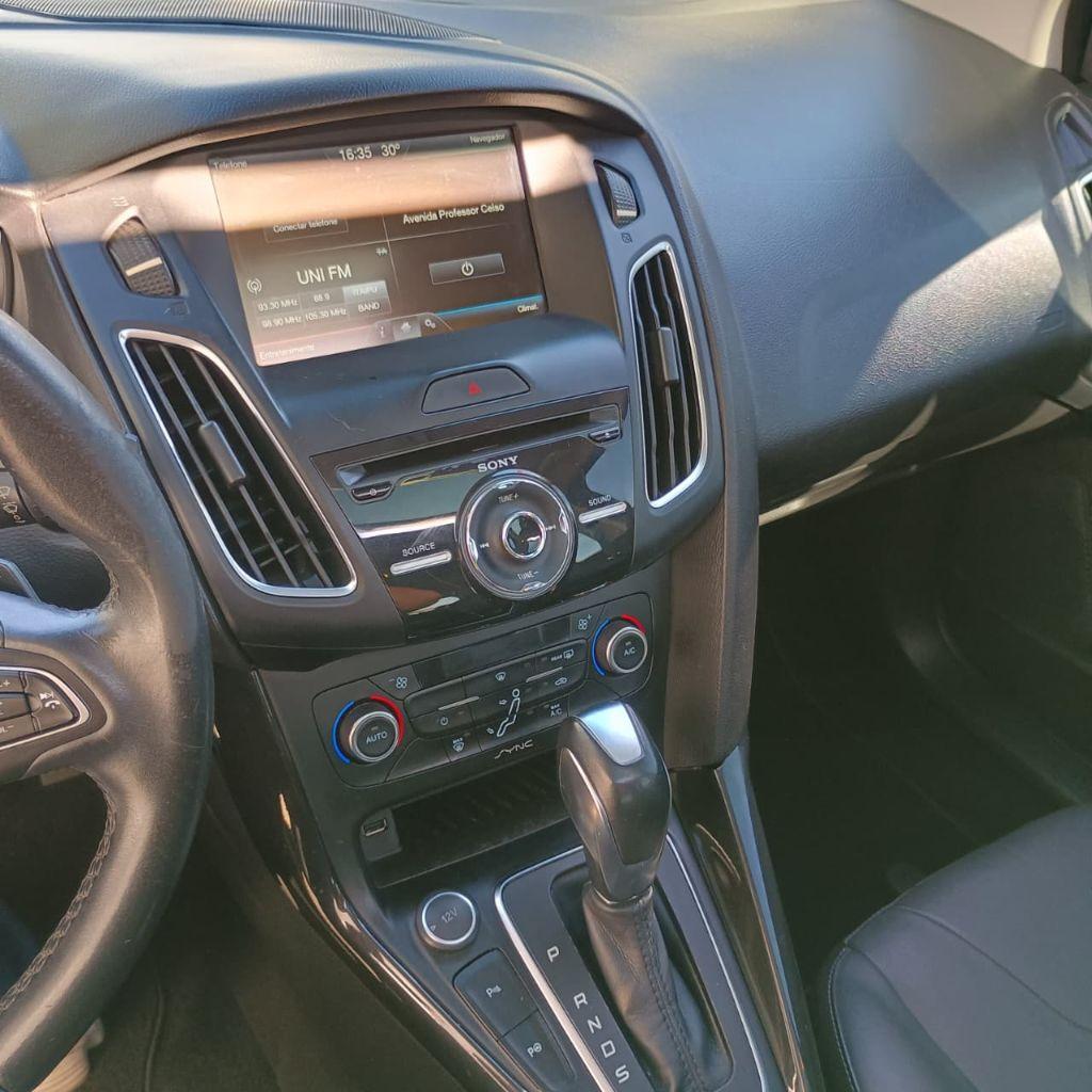 FORD Focus Hatch - Foto