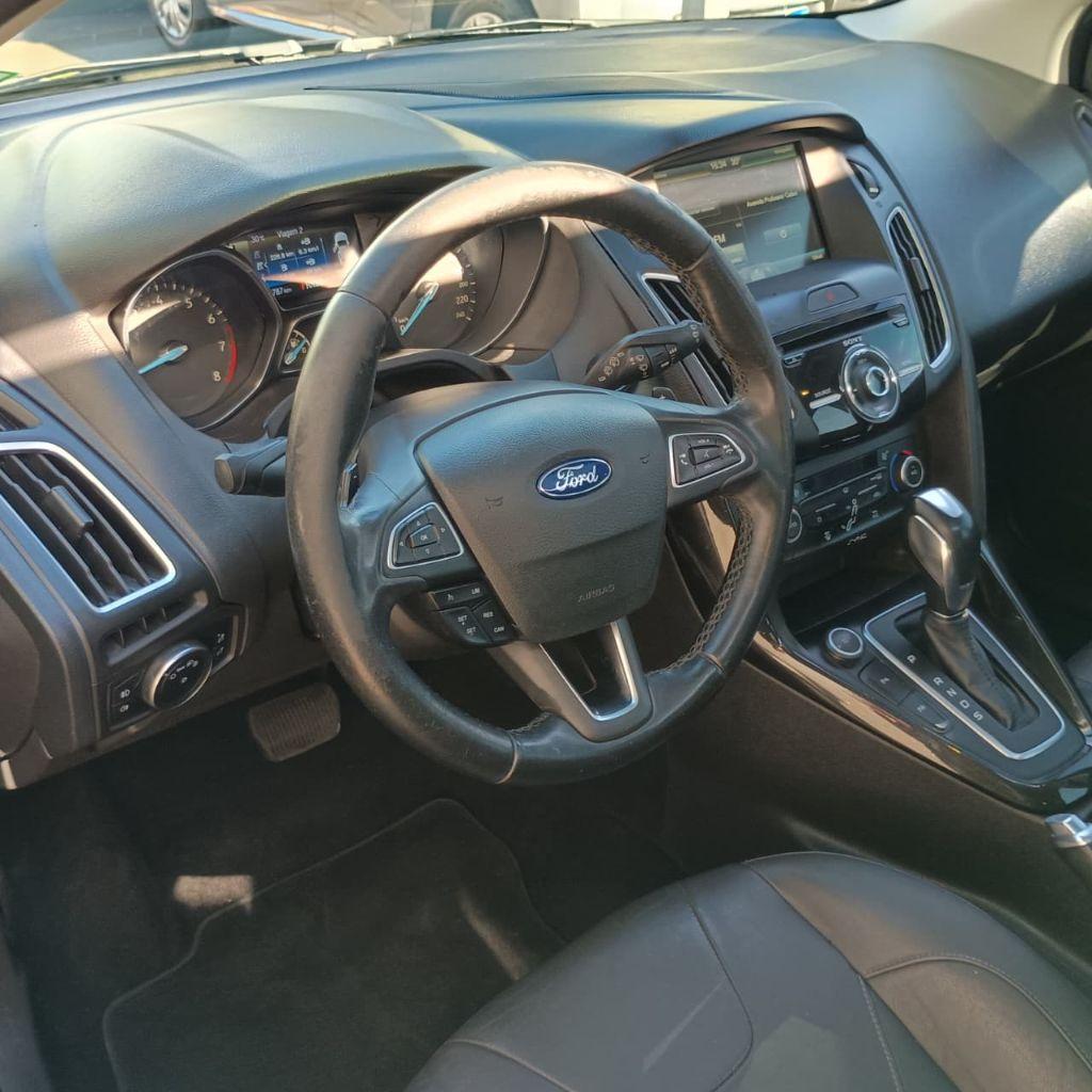 FORD Focus Hatch - Foto