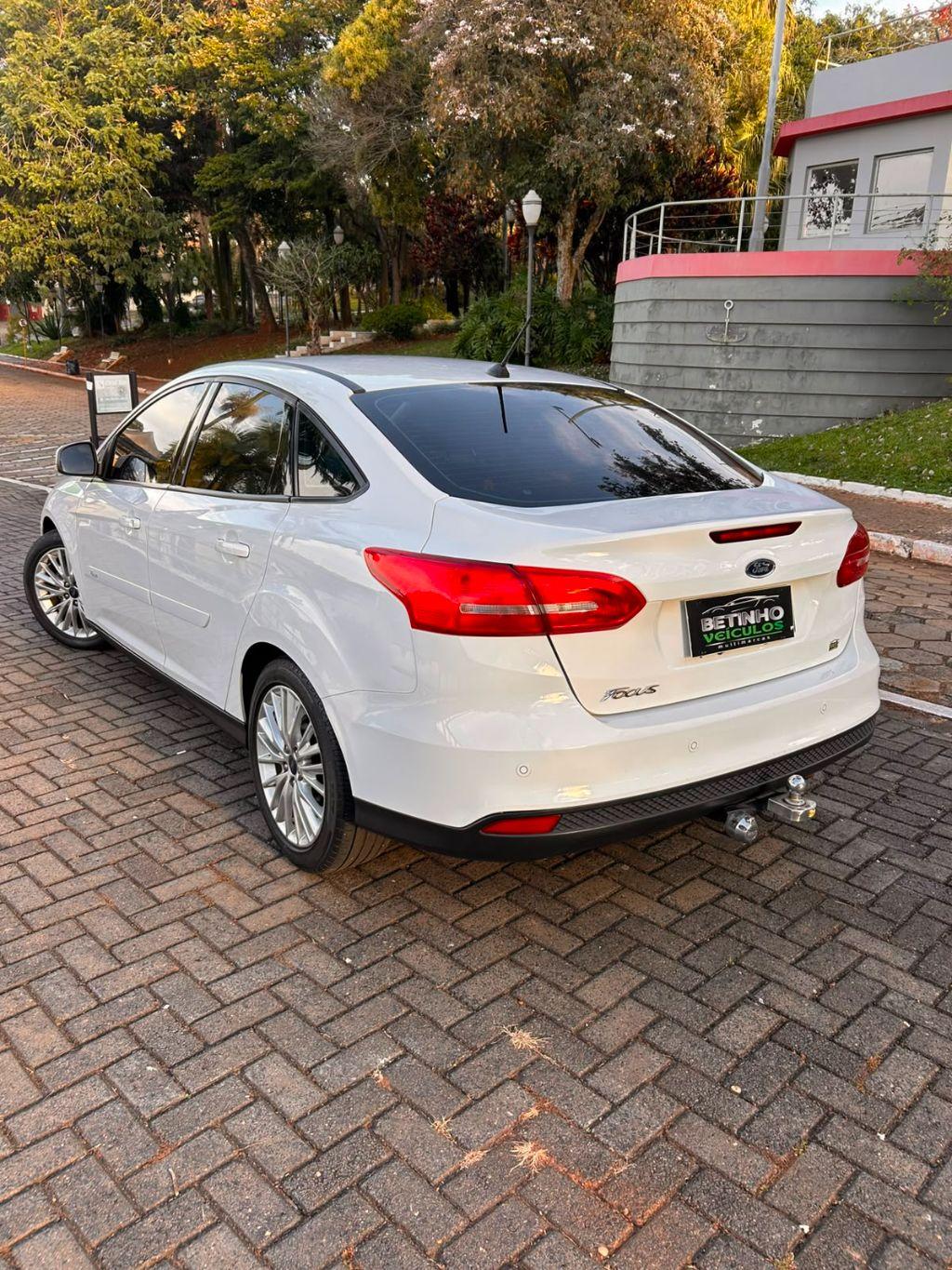 FORD Focus Hatch - Foto