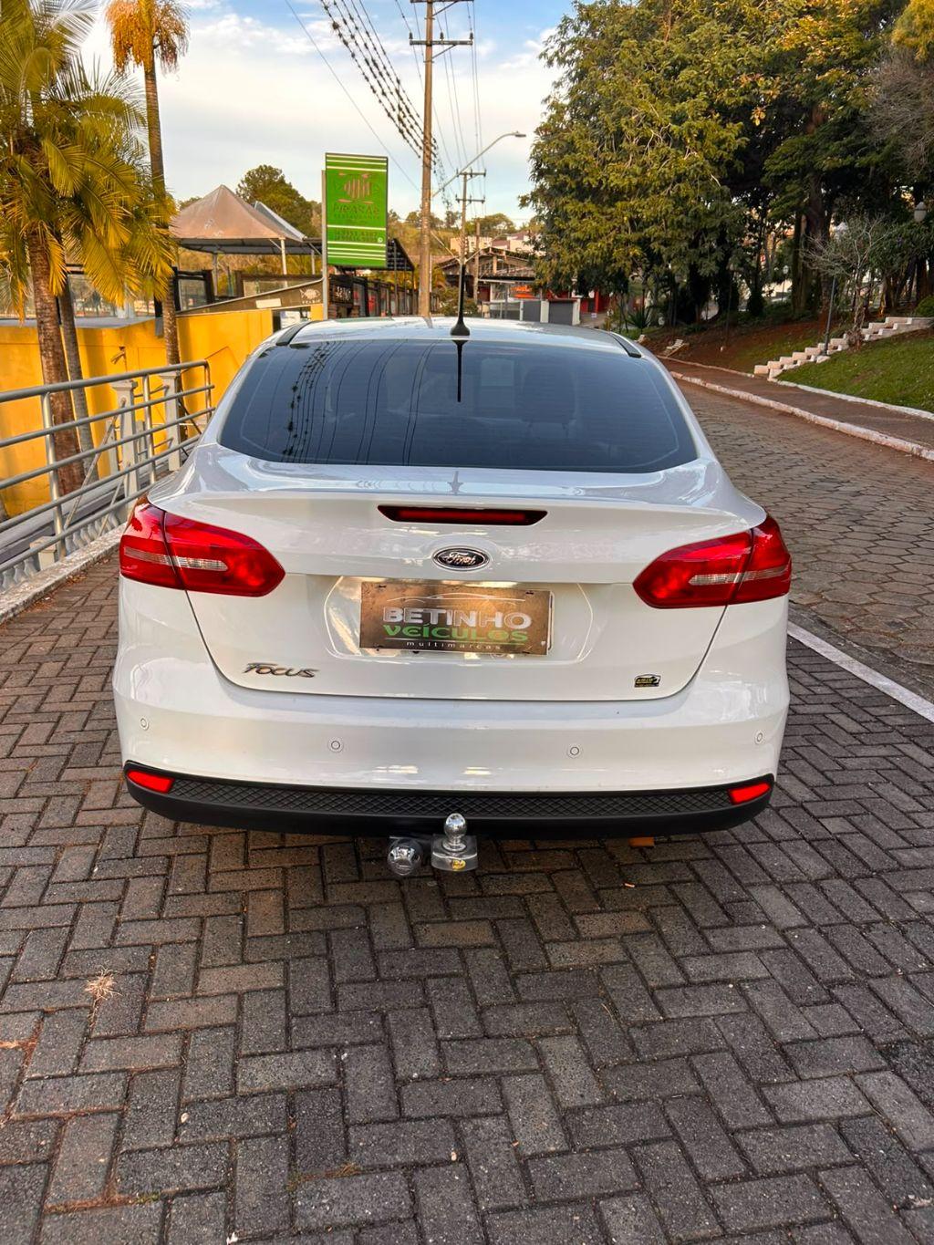 FORD Focus Hatch - Foto