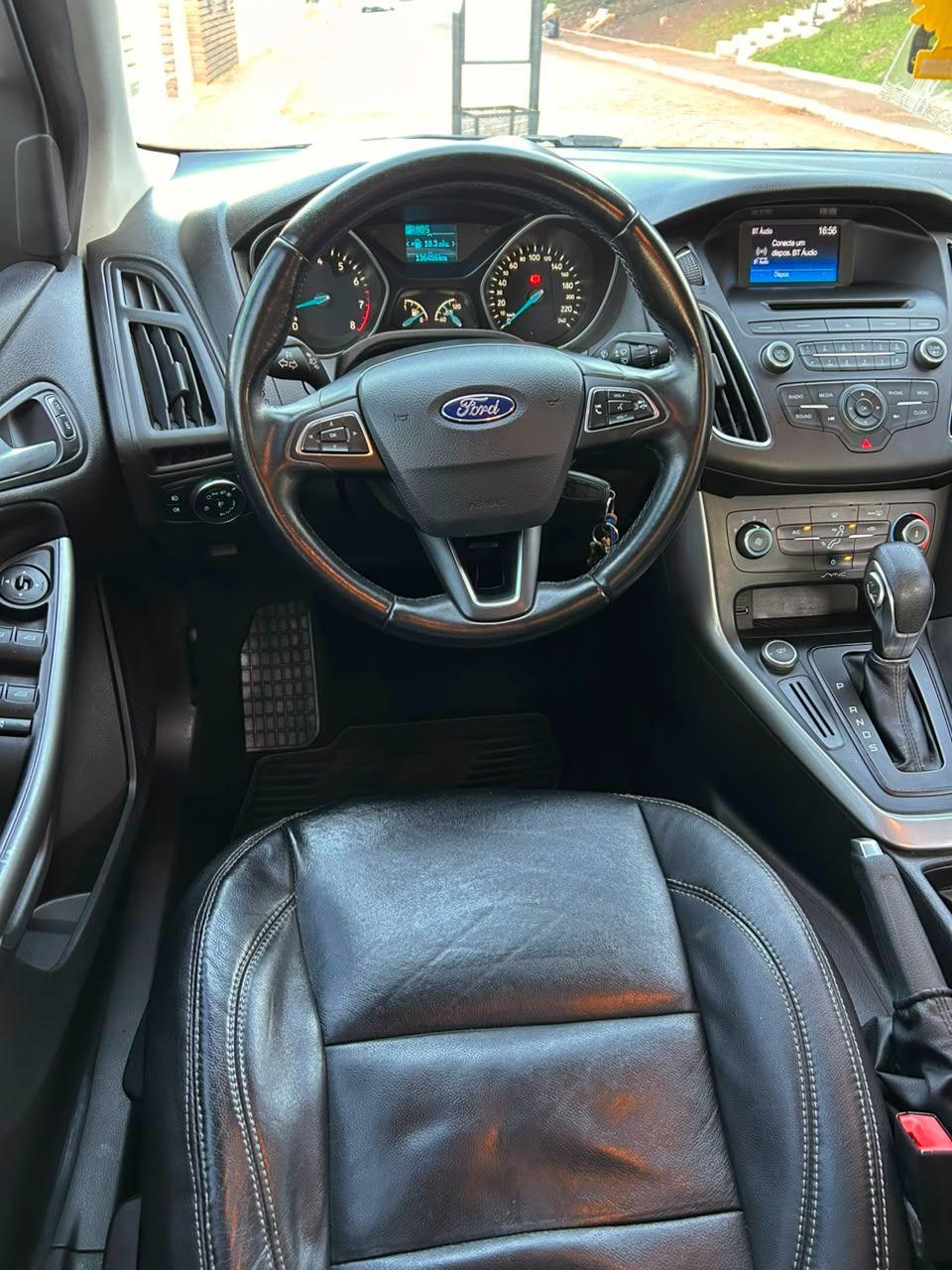 FORD Focus Hatch - Foto