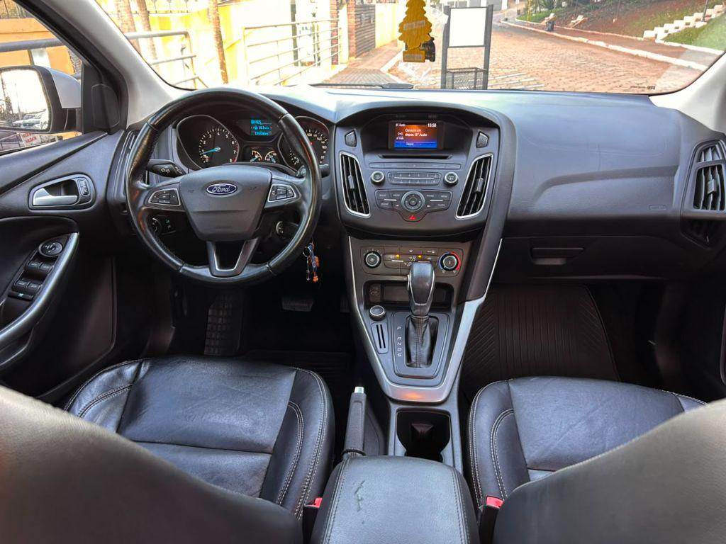 FORD Focus Hatch - Foto