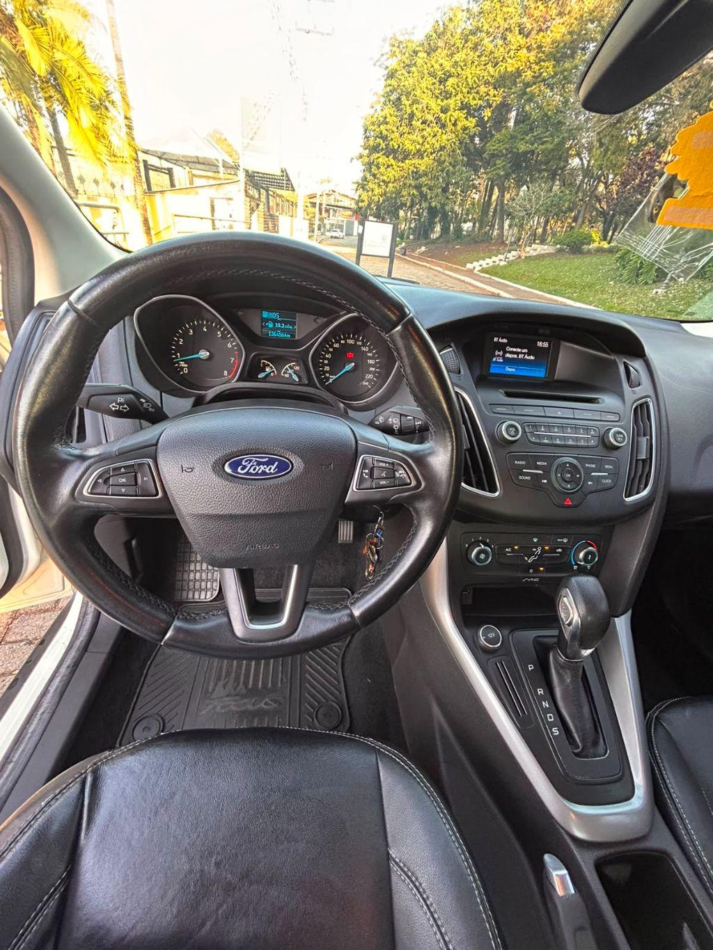 FORD Focus Hatch - Foto