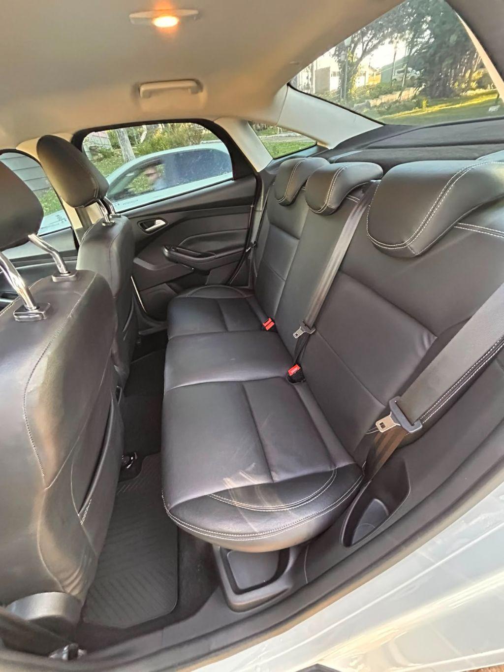 FORD Focus Hatch - Foto