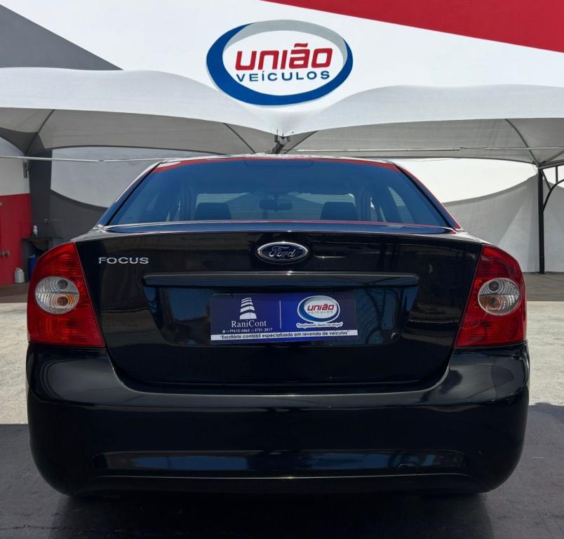 FORD Focus Sedan - Foto