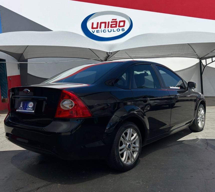 FORD Focus Sedan - Foto