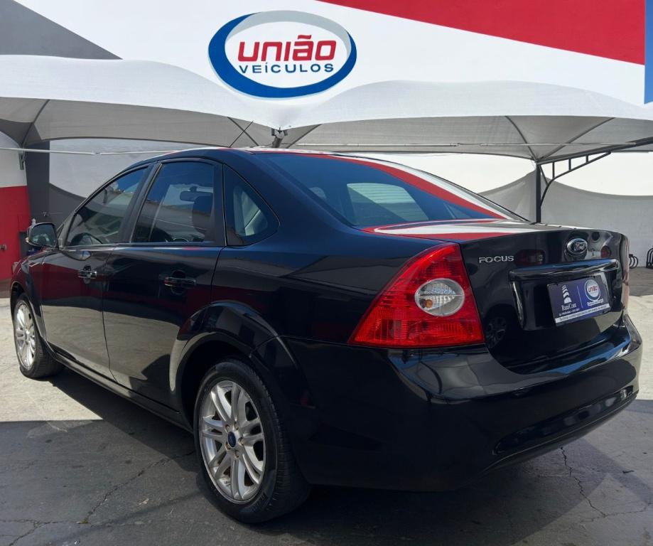 FORD Focus Sedan - Foto