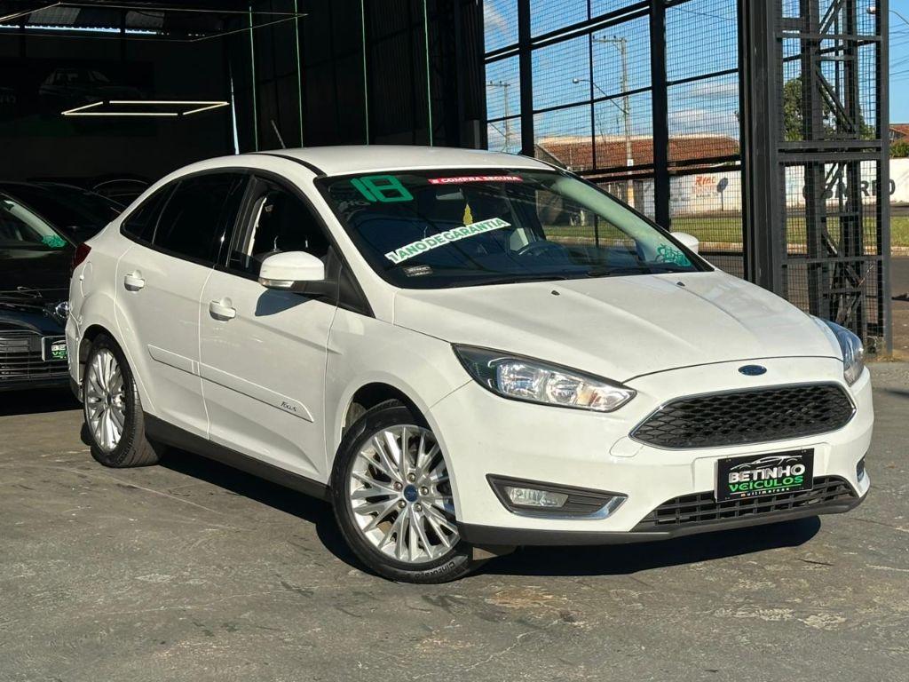 FORD Focus Sedan - Foto