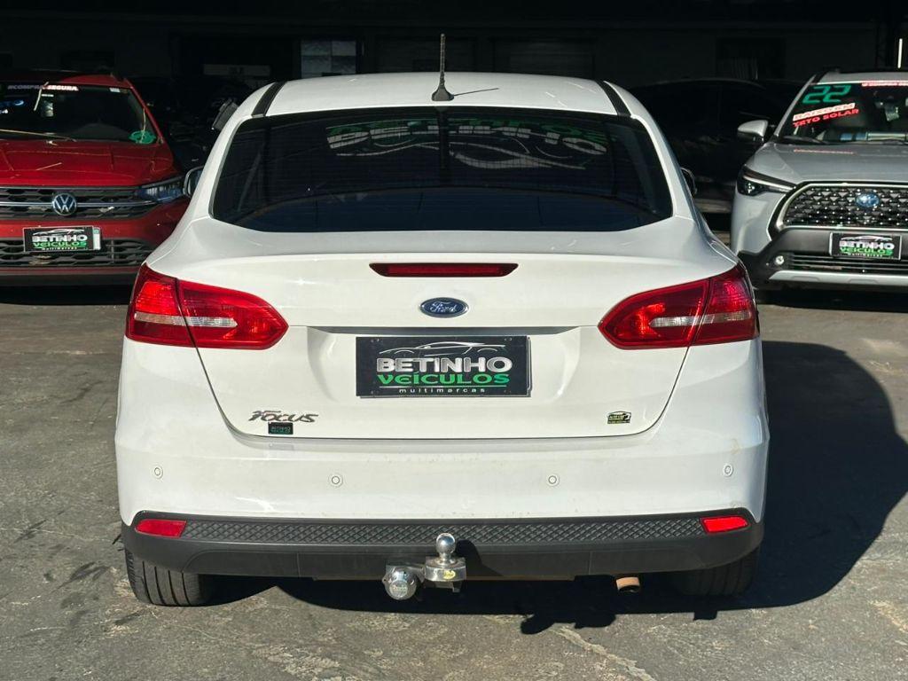 FORD Focus Sedan - Foto