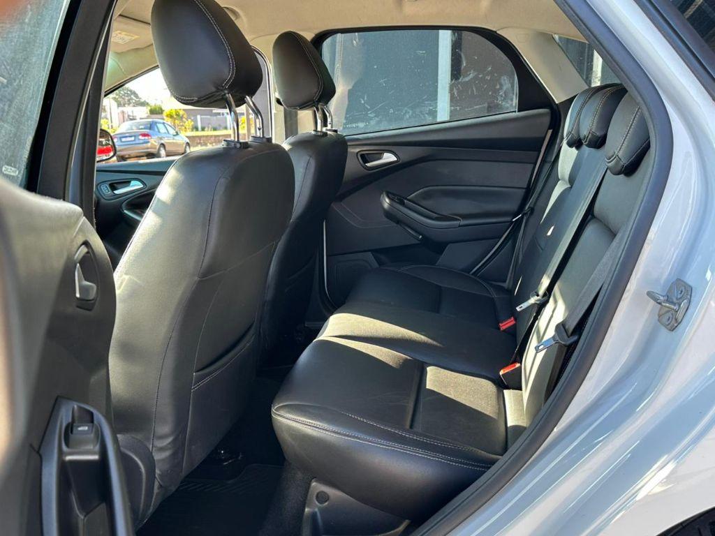 FORD Focus Sedan - Foto