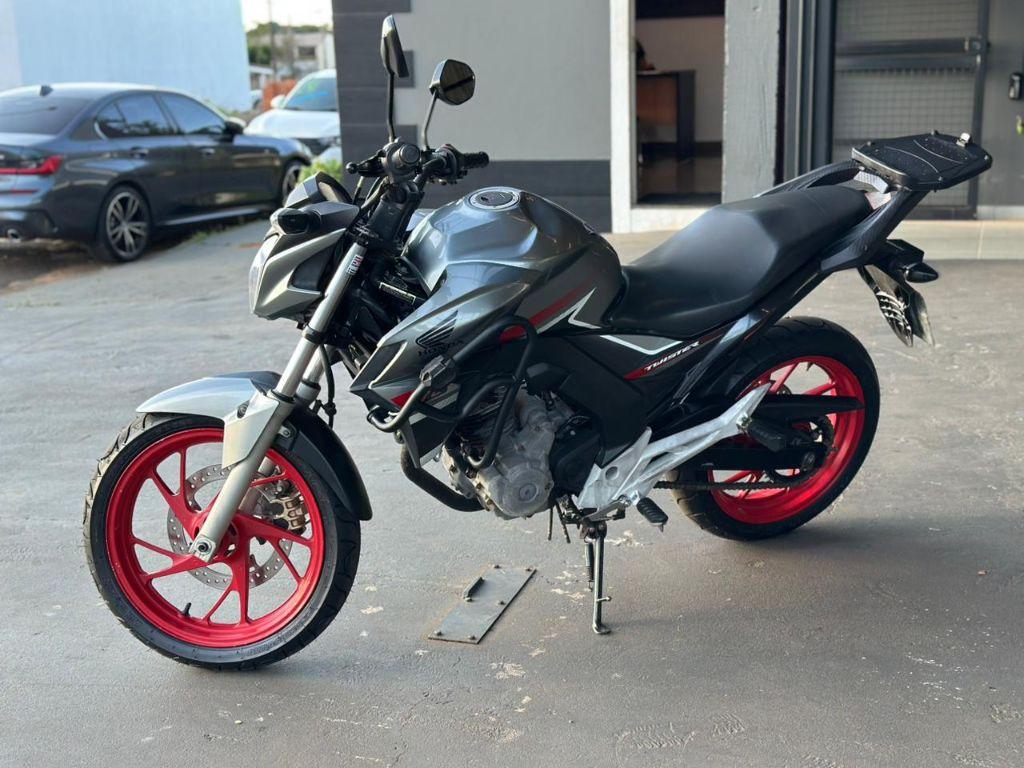 HONDA CB 250 F Twister - Foto