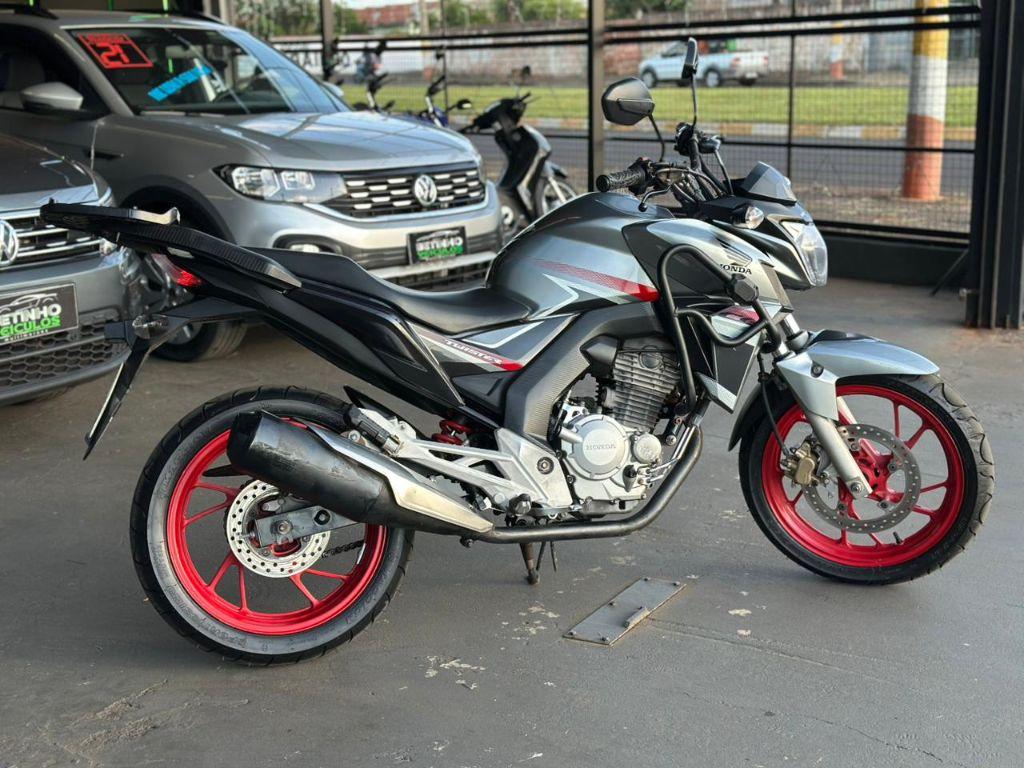 HONDA CB 250 F Twister - Foto