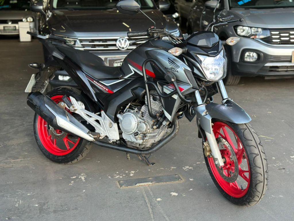 HONDA CB 250 F Twister - Foto