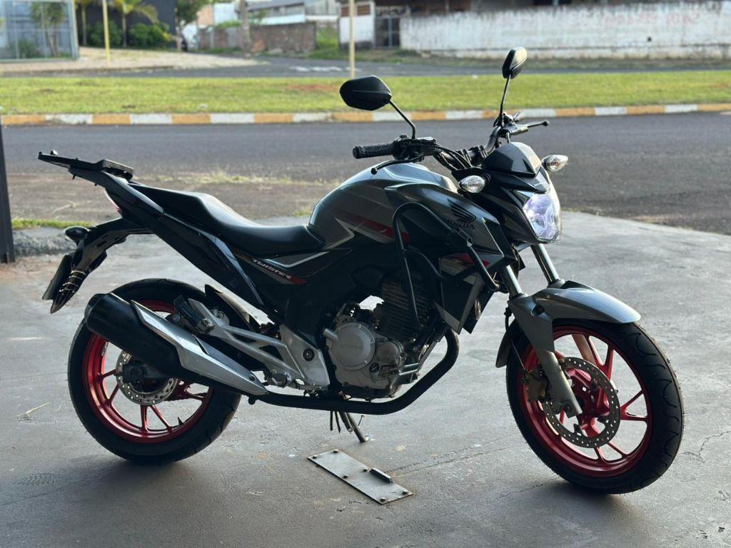 HONDA CB 250 F Twister - Foto