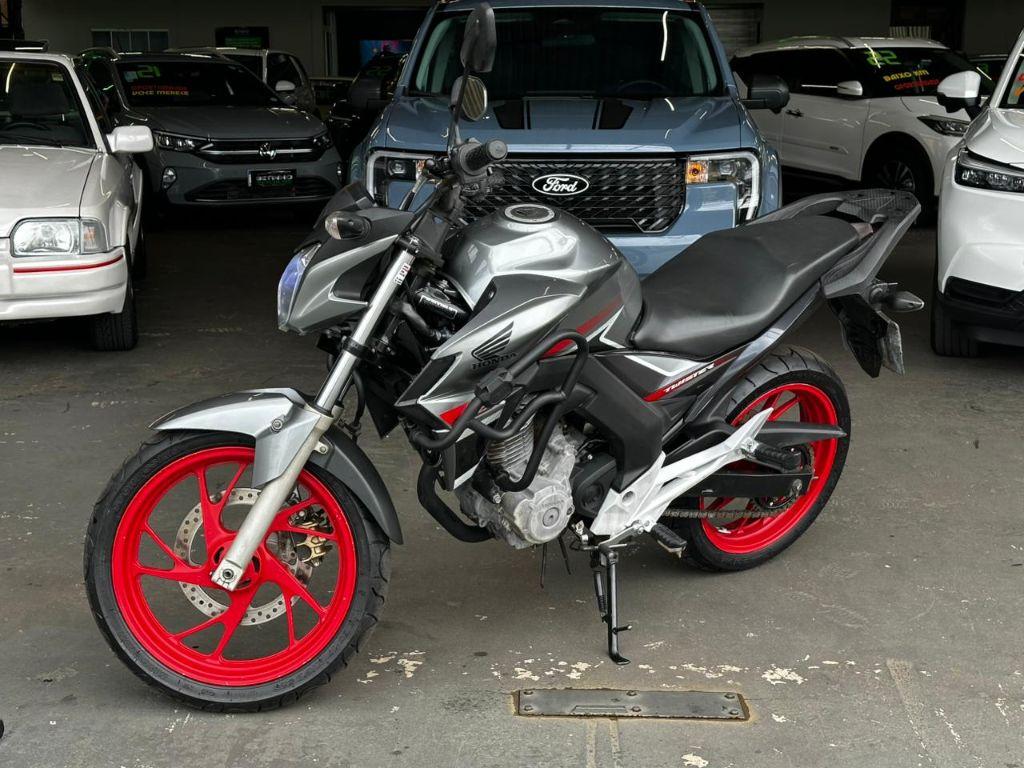 HONDA CB 250 F Twister - Foto