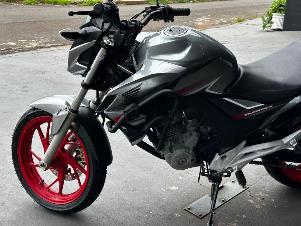 HONDA CB 250 F Twister - Foto