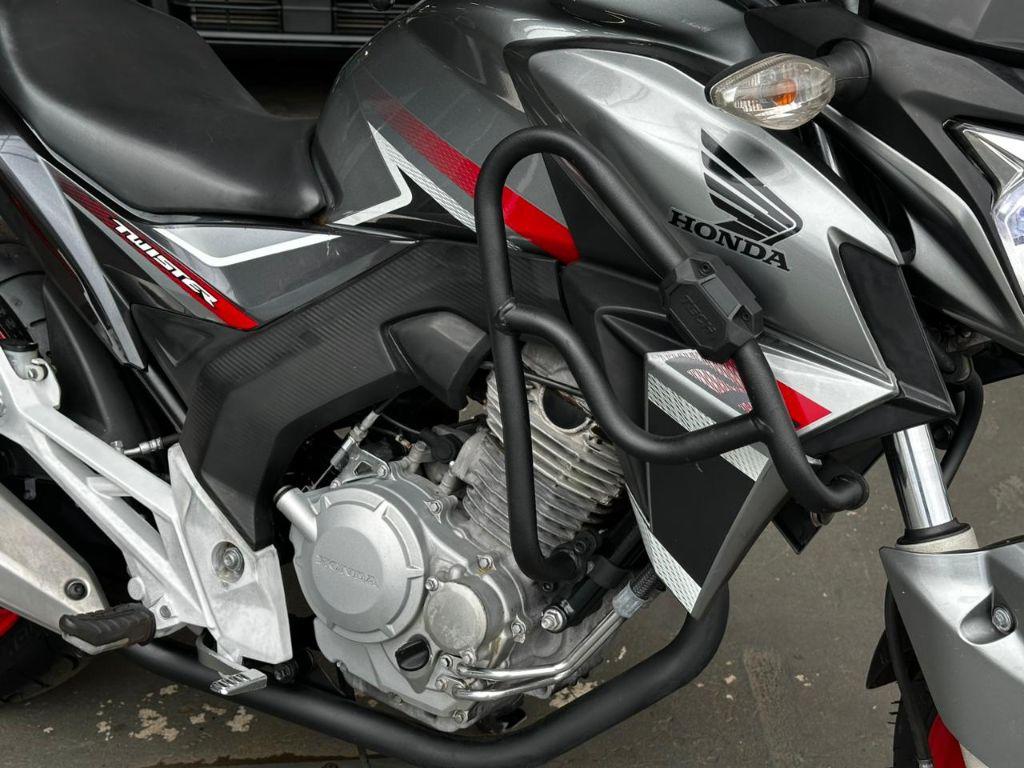 HONDA CB 250 F Twister - Foto