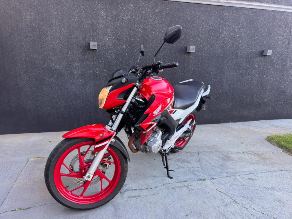 HONDA CB 250 F Twister - Foto