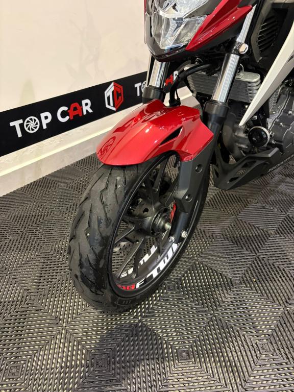 HONDA CB 300 F Twister - Foto