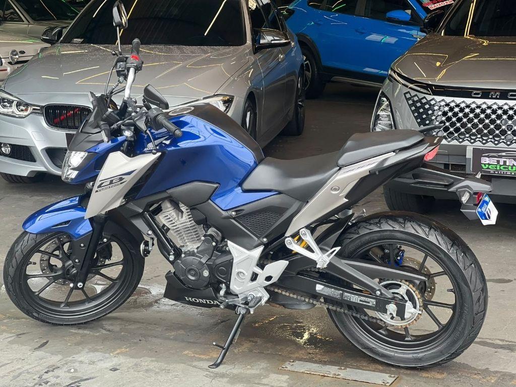 HONDA CB 300 F Twister - Foto