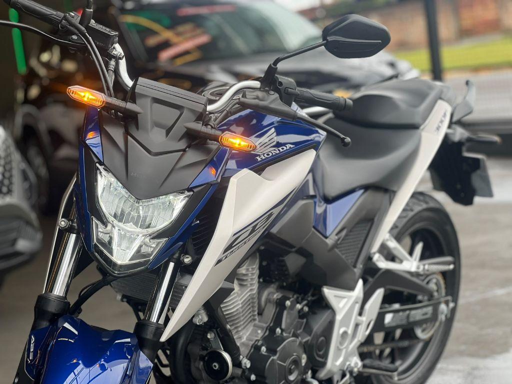 HONDA CB 300 F Twister - Foto